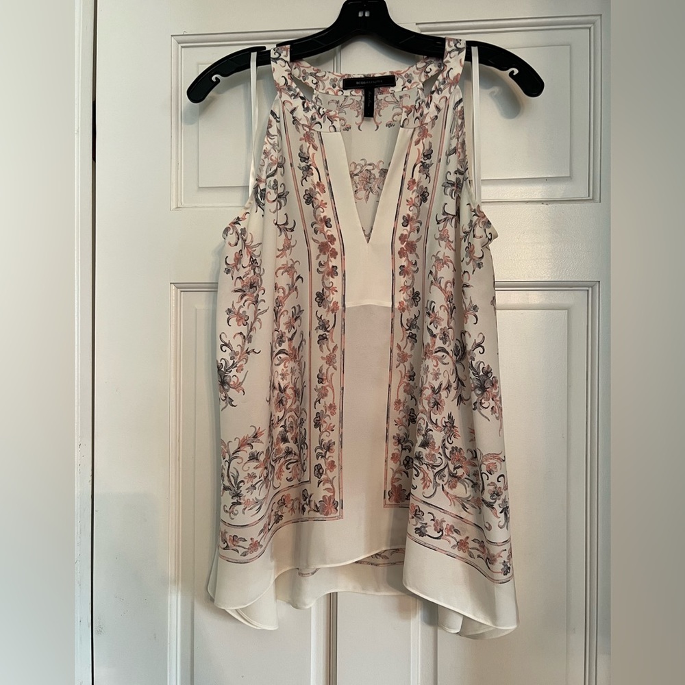 BCBG v neck handkerchief style short sleeve.